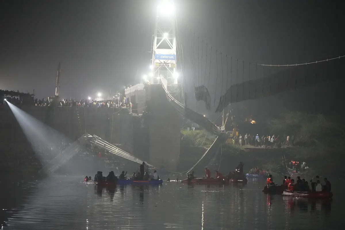 Jembatan Gantung Ambruk di India, Puluhan Orang Tewas