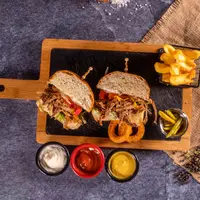 ilustrasi makanan penyebab sakit di ulu hati/Ömer Haktan Bulut/unsplash