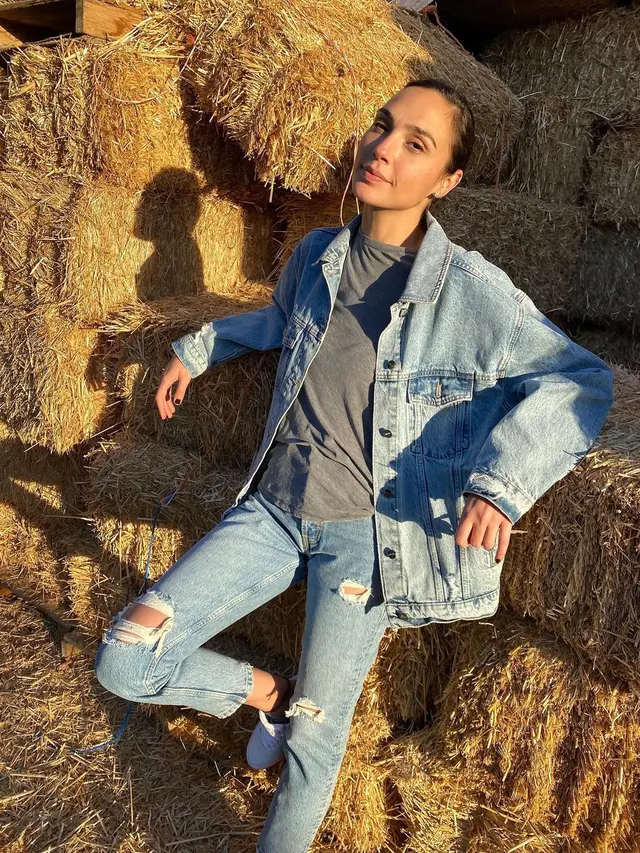 Tiba-Tiba Melahirkan, Potret Gal Gadot Tampil Bare Face Tanpa Rambut Lepek Jadi Sorotan