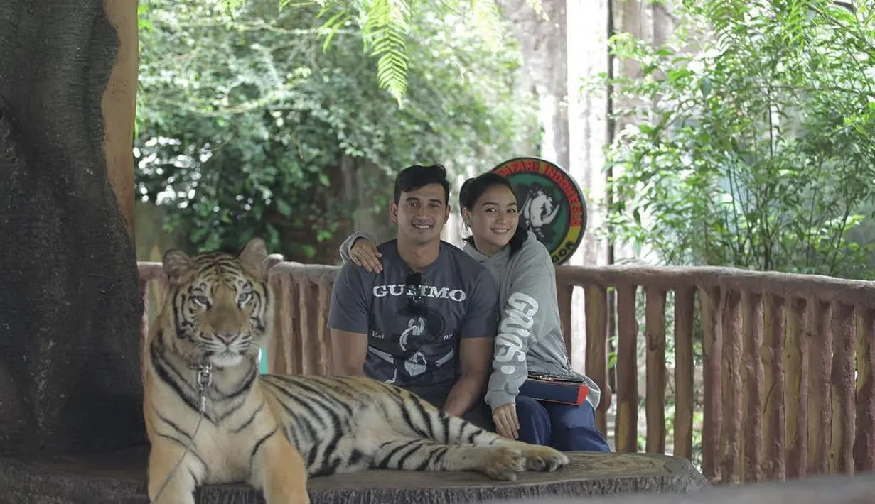 Inilah beberapa potret kemesraan Ali Syakieb dan Citra Kirana. Perempuan yang biasa disapa Citra Ciki itu berharap bisa menikah pada usia 25 tahun atau dua tahun lagi. (Instagram/citraciki)