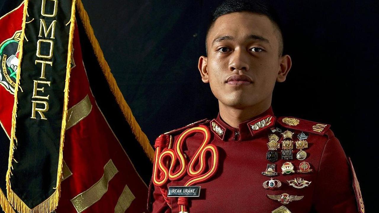 Diketahui, Urane berhasil menyelesaikan studinya dengan Indeks Prestasi Kumulatif (IPK) di atas 3,50. Ia juga berhasil meraih predikat Cum Laude.<br><br>Tidak heran apabila Urane mampu meraih beragam penghargaan prestasi.<br>