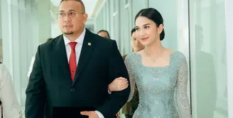 Penampilan Azizah Salsha tak kalah mencuri perhatian di momen pelantikan anggota DPR RI [@azizahsalsha_]