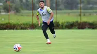 Winger anyar Arema FC, Gabi, sudah ikut berlatih bersama Singo Edan. (Bola.com/Iwan Setiawan)