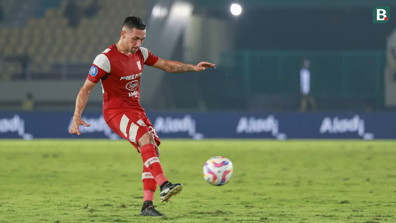 Persis Solo, Lautaro Belleggia