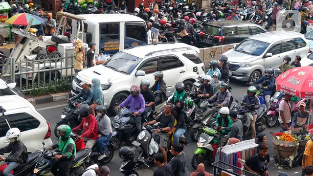 Akhir pekan jelang lebaran jalur pasar tanah abang macet