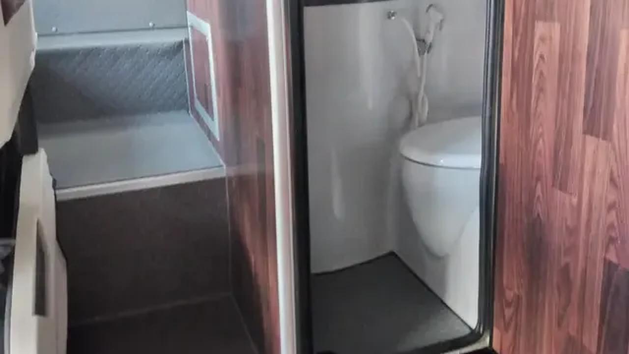Komisi Pemberantasan Korupsi (KPK) membentuk tim khusus mengusut kasus dugaan korupsi pembangunan 488 toilet di Kabupaten Bekasi.