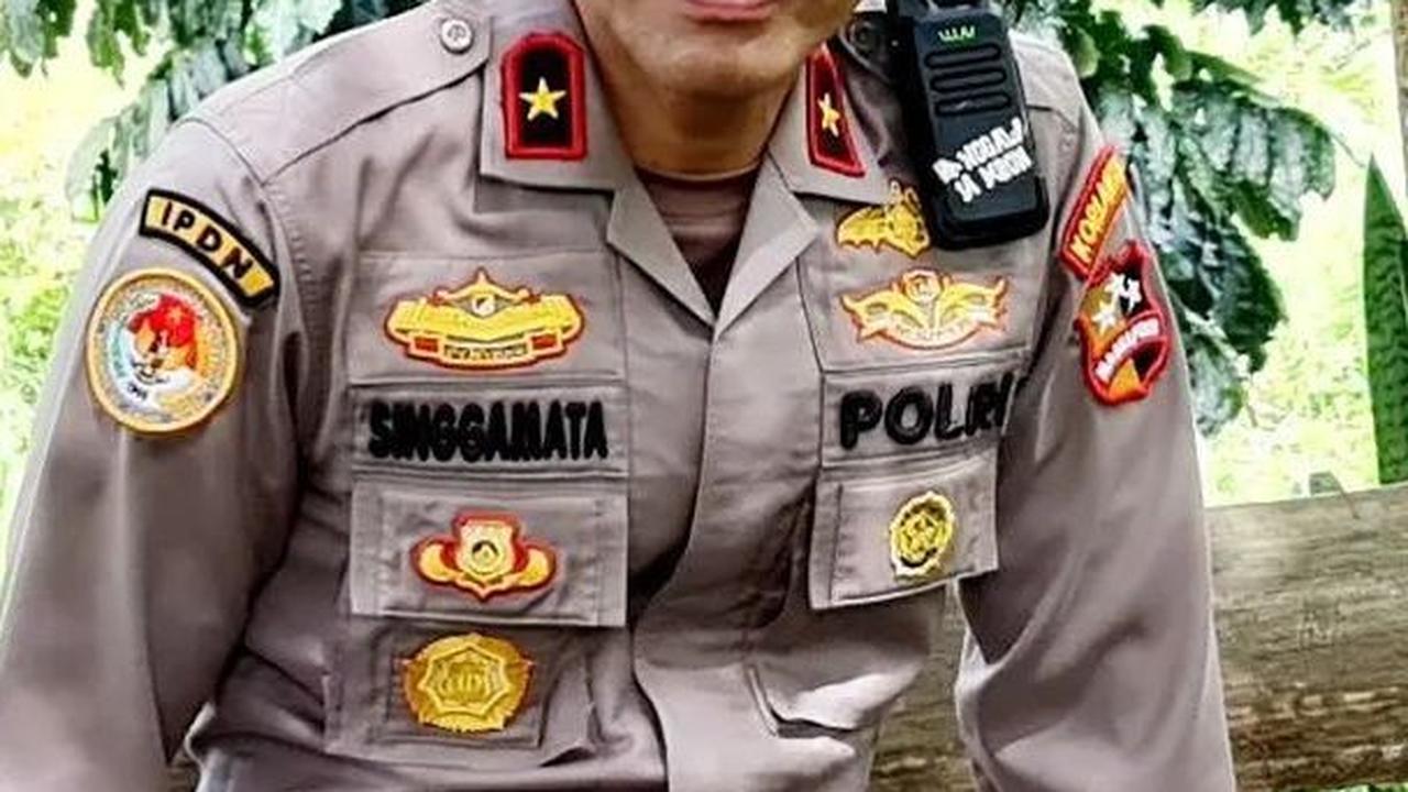 "Sangat membanggakan saya pernah menjadi anak buah komandan," tulis Singgamata.