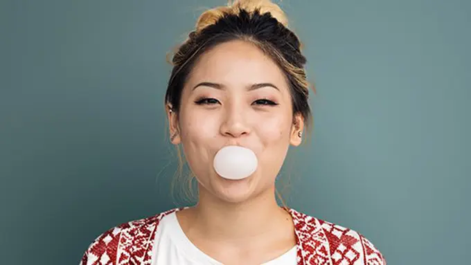 Mengunyah permen karet./Copyright thinkstockphotos.com