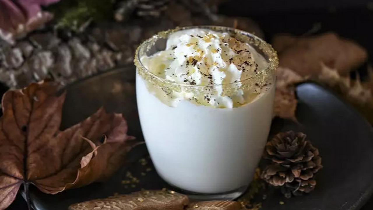 2. White Hot Chocolate<br>