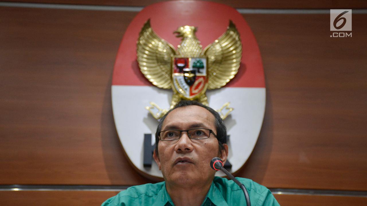 20170621-KPK Tunjukkan Barang Bukti OTT Gubernur Bengkulu-Afandi