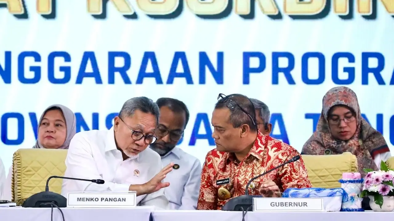Menteri Koordinator Bidang Pangan, Zulkifli Hasan dalam Rapat Koordinasi Penyelenggaraan MBG di Gedung Gradhika Bhakti Praja, Semarang, Selasa (3/3/26) (Liputan6. com/ Felek Wahyu)