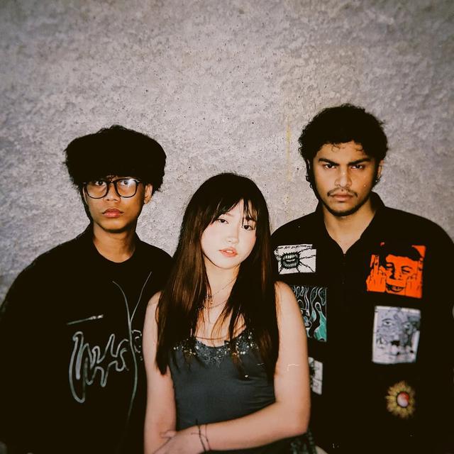 Penyanyi Lagu Garam dan Madu