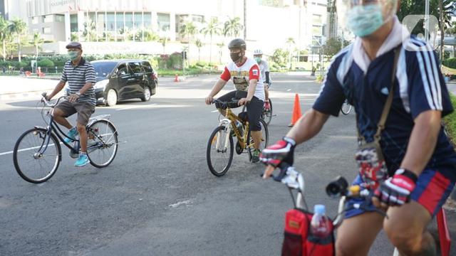 FOTO: Ada PSBB dan Idul Fitri, Bundaran HI Diramaikan Pesepeda
