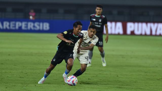 Persib Bandung vs Persita Tangerang