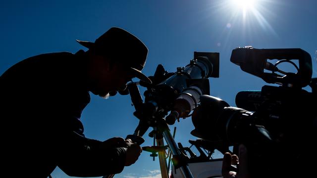 Ramai-Ramai Sambut Datangnya Gerhana Matahari Total di Chile