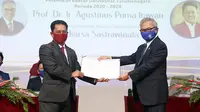Agustinus Purna Irawan dilantik sebagai Rektor Universitas Tarumanagara (Untar) untuk periode kedua (2020-2024), Senin (31/8/2020). (Foto: Dokumentasi Humas Universitas Tarumanegara)