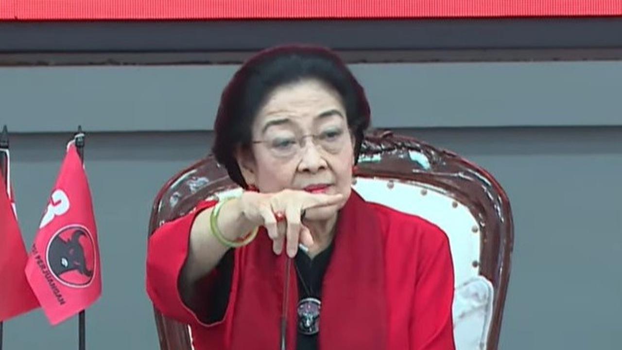 Megawati dan Jokowi memanas pascamajunya anak Jokowi, Gibran Rakabuming Raka sebagai calon wakil presiden dari kubu Prabowo Subianto.