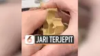 vertical jari terjepit