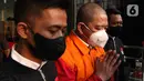 "Ivana Kwelju kemudian menandatangani surat kuasa khusus pada LCSS dan selanjutnya LCSS diduga menyusun skenario untuk menghalang-halangi proses penyidikan," kata Ghufron soal kasus suap eks Bupati Buru Selatan. (Liputan6.com/Herman Zakharia)