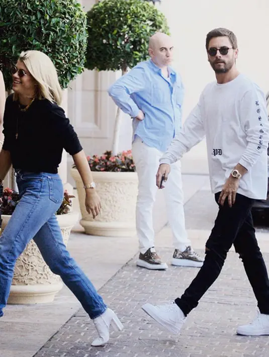 Meskipun sudah terlihat mesra di berbagai kesempatan, Sofia Richie dan Scott Disick belum memamerkan kemesraannya di akun Instagram mereka masing-masing.  (Instagram/richieupdates)
