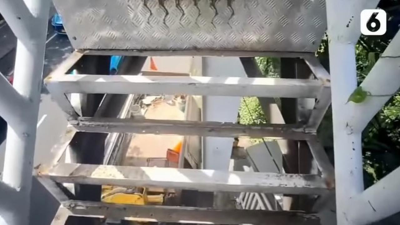 Potret Jembatan Penyebrangan Daan Mogot yang Tangganya Dicuri Kini Sudah Diperbaiki, Sudah Aman Digunakan