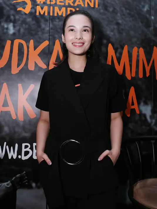 Kampanye di media sosial bertajuk #BERANIMIMPI digagas yayasan kemanusiaan bernama Wahana Visi Indonesia (WVI). Empat artis terlibat dalam kampanye tersebut siap berpartisipasi untuk pembangunan fasilitas sekolah di Wawena. (Deki Prayoga/Bintang.com)