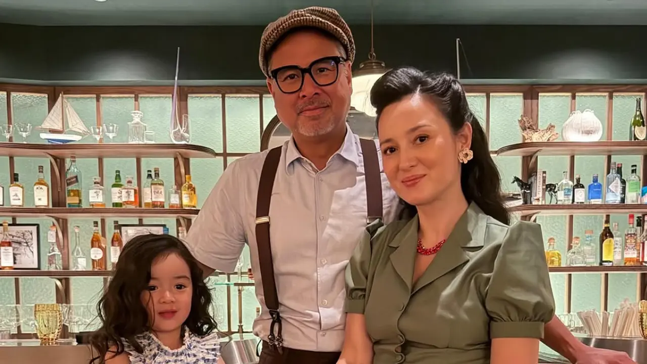 Julie Estelle Sedang Hamil Anak ke-2 saat liburan. [@julstelle]