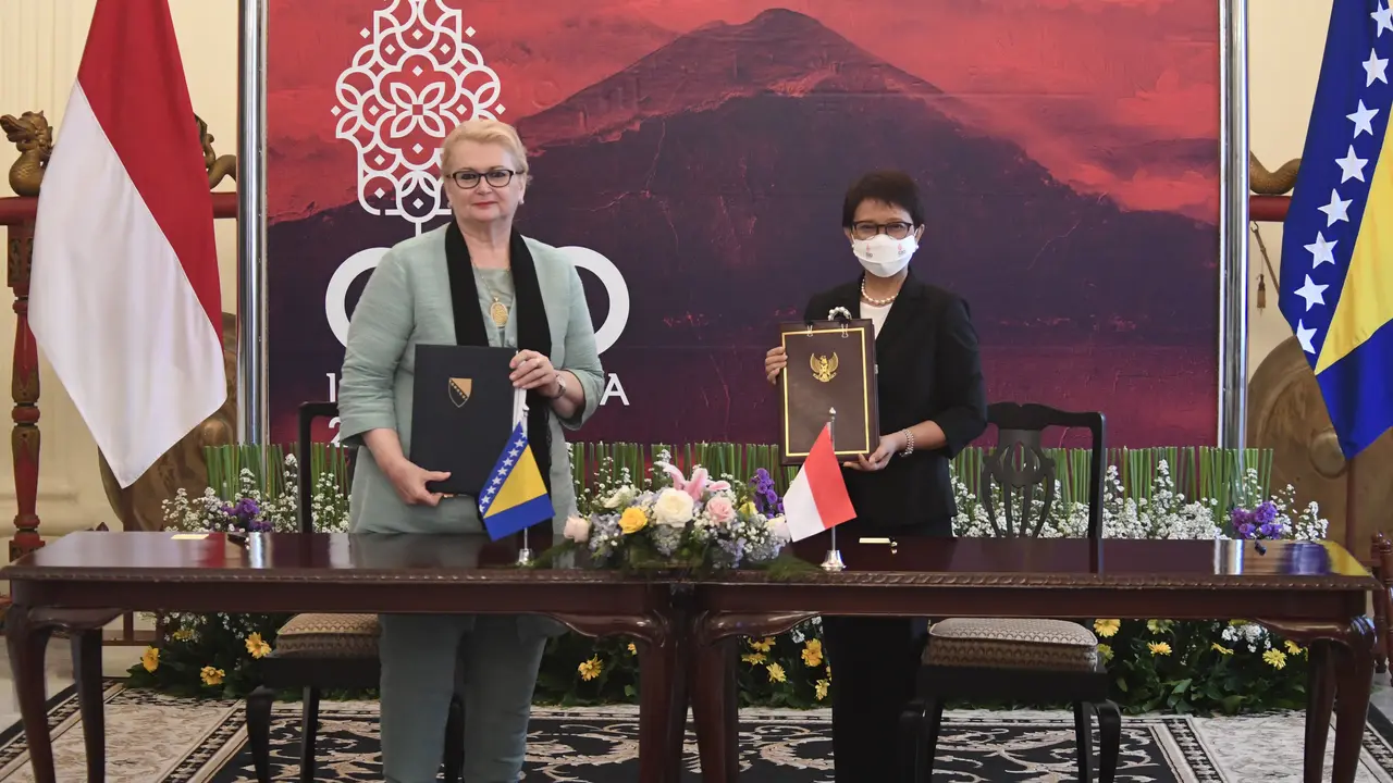 Selain membahas perdagangan, kunjungan Bosnia and Herzegovina Bisera Turkovic ke Indonesia juga membawa peluang investasi (Kemlu RI)