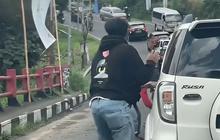 Viral Usai Diunggah Ridwan Kamil, Pemuda Buang Sampah Sembarang ke Sungai di Cianjur Minta Maaf