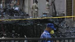 Penyelidikan untuk memahami apa penyebab tragedi tersebut. (AP/Rafiq Maqbool)
