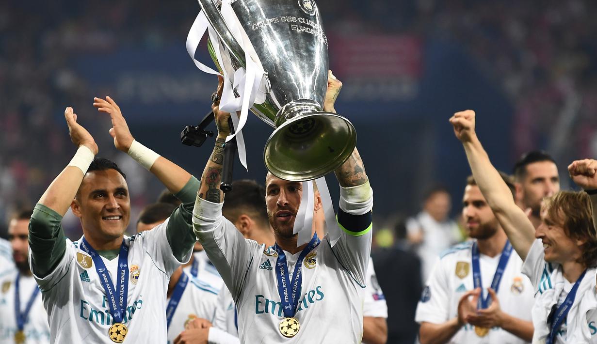 4. Real Madrid - Real Madrid sejatinya hanya memiliki satu musuh abadi, yaitu klub asal Catalan, Barcelona. Namun terlepas dari itu, Real Madrid ternyata didirikan oleh dua bersaudara yang berasal dari negeri Catalan. (AFP/Franck Fife)