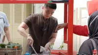 Iriana Jokowi Kasih Syarat ke Chef Arnold yang Mau Buka Gerobak Makanan Gratis di Rumahnya Saat Ramadan