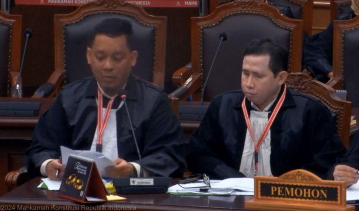 Hakim Mahkamah Konstitusi (MK) Guntur Hamzah menyoroti petitum atau permohonan PDIP tersebut. Guntur meminta PDIP menunjukkan bukti-bukti konkret untuk dapat di cross check ulang.<br>