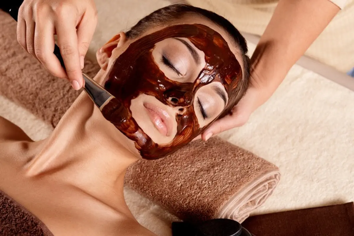 masker cokelat
