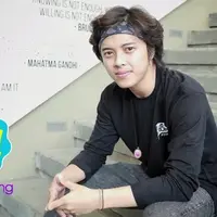 Meski sudah putus, Bisma Karisma masih menyimpan foto Franda di dalam dompetnya. Setelah Franda menikah, baru Bisma mengeluarkan foto itu.