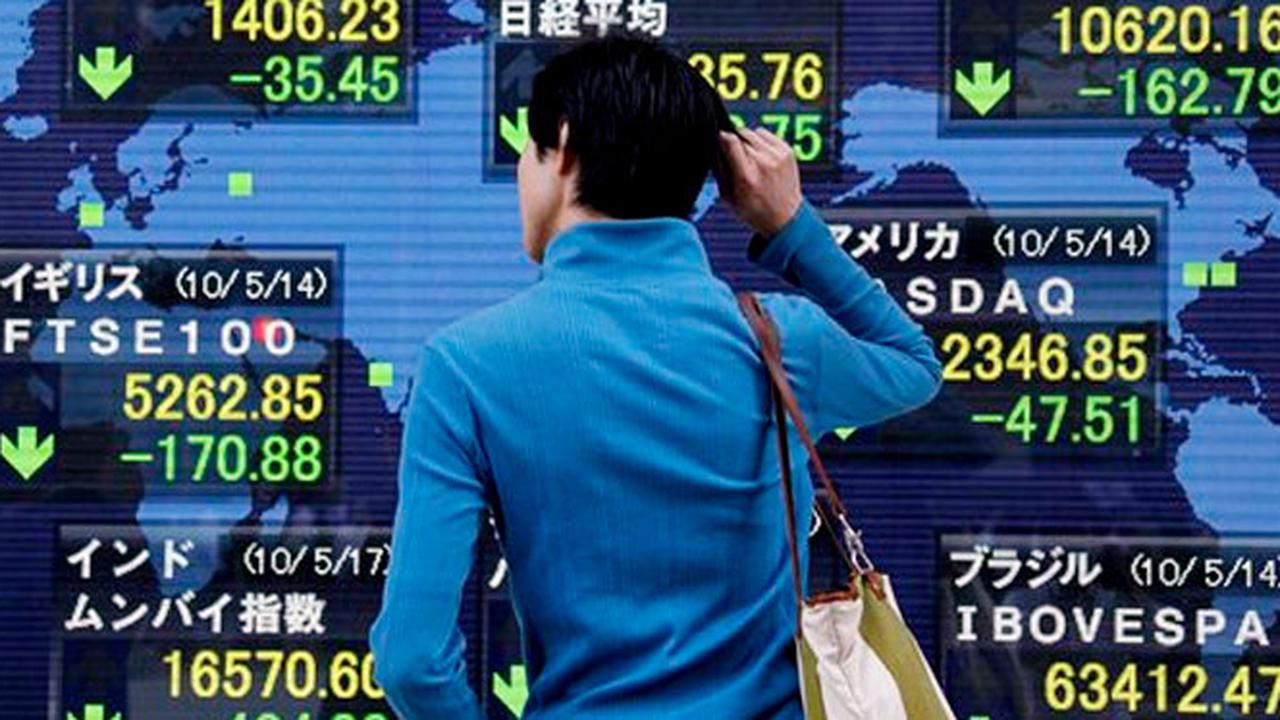Indeks Nikkei Jepang turun 0,44 ersen dan Kospi Korea Selatan melemah 0,97 persen di awal perdagangan.