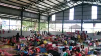 2.639 Jiwa mengungsi akibat banjir di Kelurahan Gembor Kecamatan Periuk Kota Tangerang. (Liputan6.com/Pramita Tristiawati)