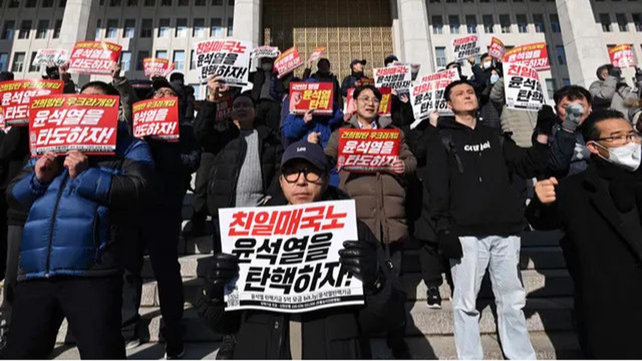Darurat Militer Dicabut, Pengunjuk Rasa Desak Presiden Korea Selatan Yoon Suk Yeol Mundur