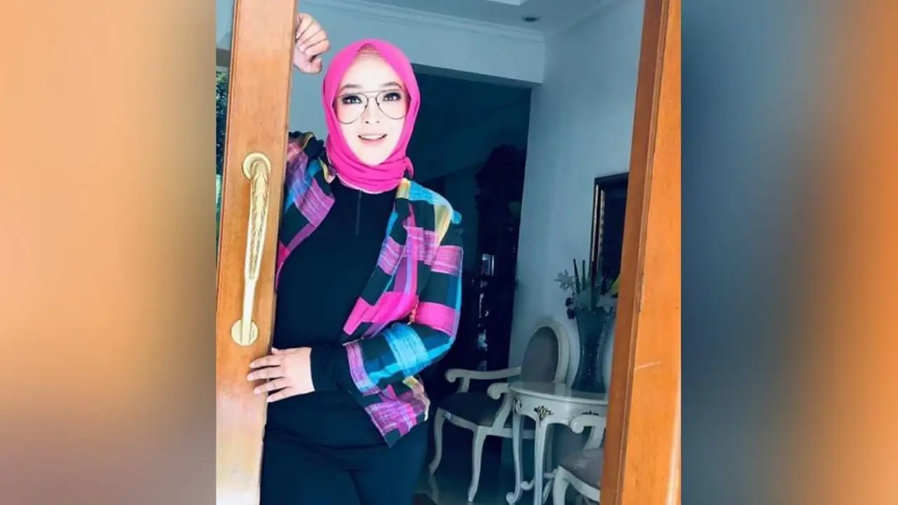 [Fimela] Rina Gunawan