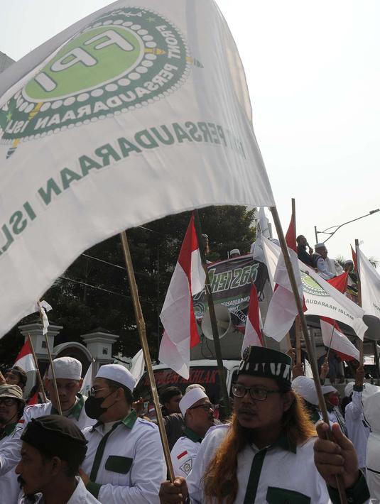 Sekedar informasi, ponpes Al Zaytun di Indramayu, Jawa Barat belakangan ini mendapat sorotan publik seiring pernyataan yang disampaikan pengasuhnya, Panji Gumilang yang membuat resah dan gaduh masyarakat. (merdeka.com/Imam Buhori)