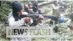  Sebuah video menggambarkan kelompok teroris Mujahidin Indonesia Timur (MIT) pimpinan Santoso tengah berlatih senapan. Tampak dari mereka belajar bagaimana menggunakan senjata api berlaras panjang tersebut dari mulai memasukan amunisi hingga menembak...