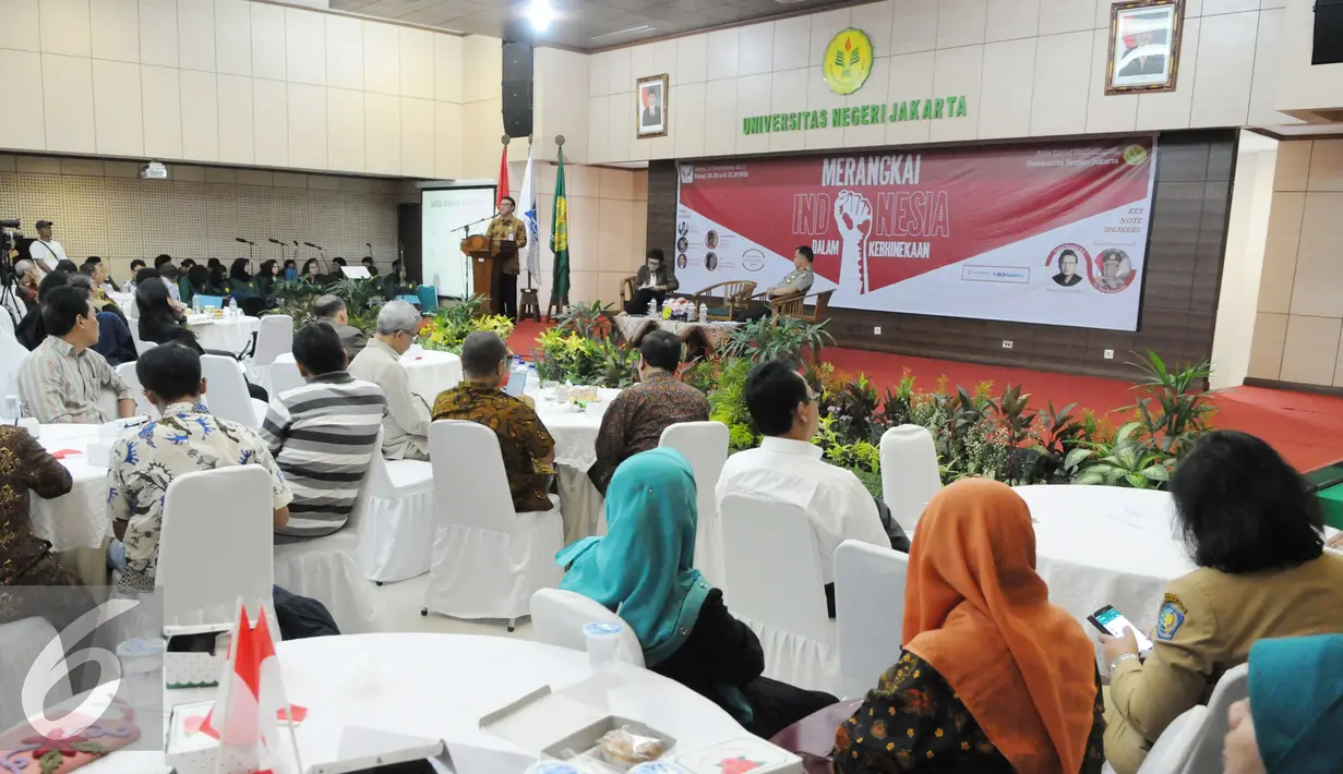 Suasana saat Diskusi Kebangsaan di Universitas Negeri Jakarta, Jakarta, Senin (19/12). Dalam diskusi tersebut, Mendagri menyatakan, di Indonesia masalah kebangsaan dan juga kebhinekaan tidak seharusnya menjadi permasalahan. (Liputan6.com/Helmi Affandi)