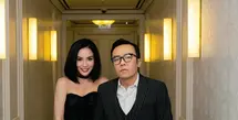 Pasangan ini sebelumnya sempat tertangkap kamera menghadiri pesta pernikahan Luna Maya dan Maxime Bouttier di Bali. Namun saat itu, keduanya masih memilih merahasiakan status hubungan mereka. [@ari_lasso].