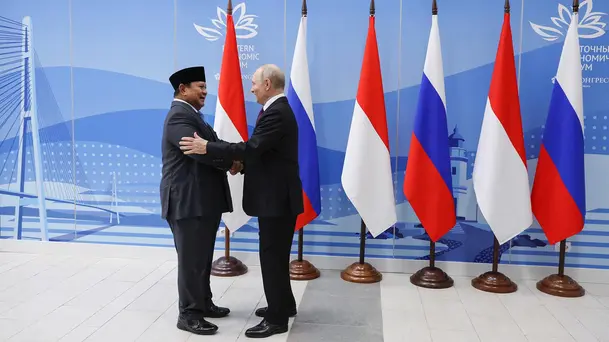 Prabowo Bertemu Putin di Vladivostok Bahas Kemitraan Strategis