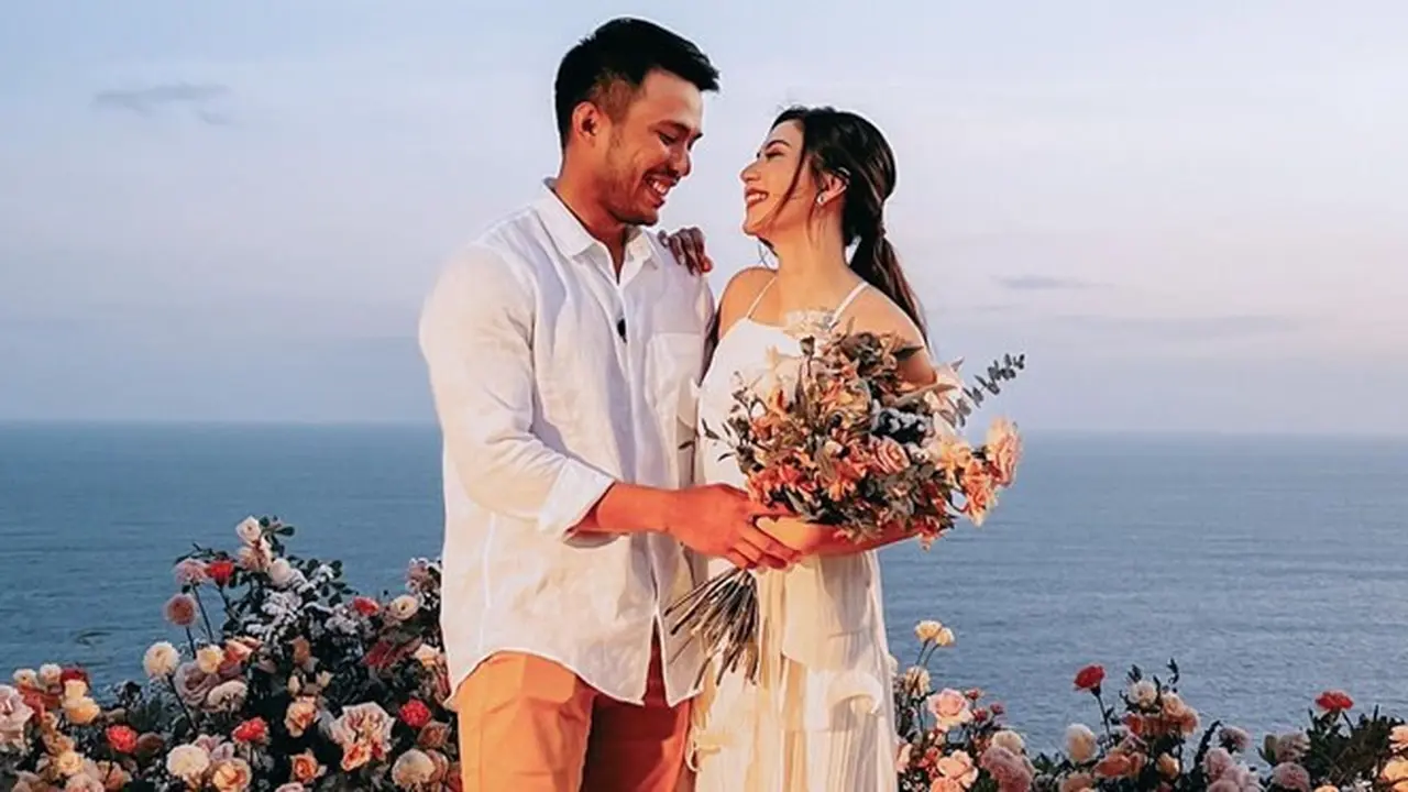 8 Momen Jessica Mila saat Dilamar Yakup Hasibuan, Romantis Banget