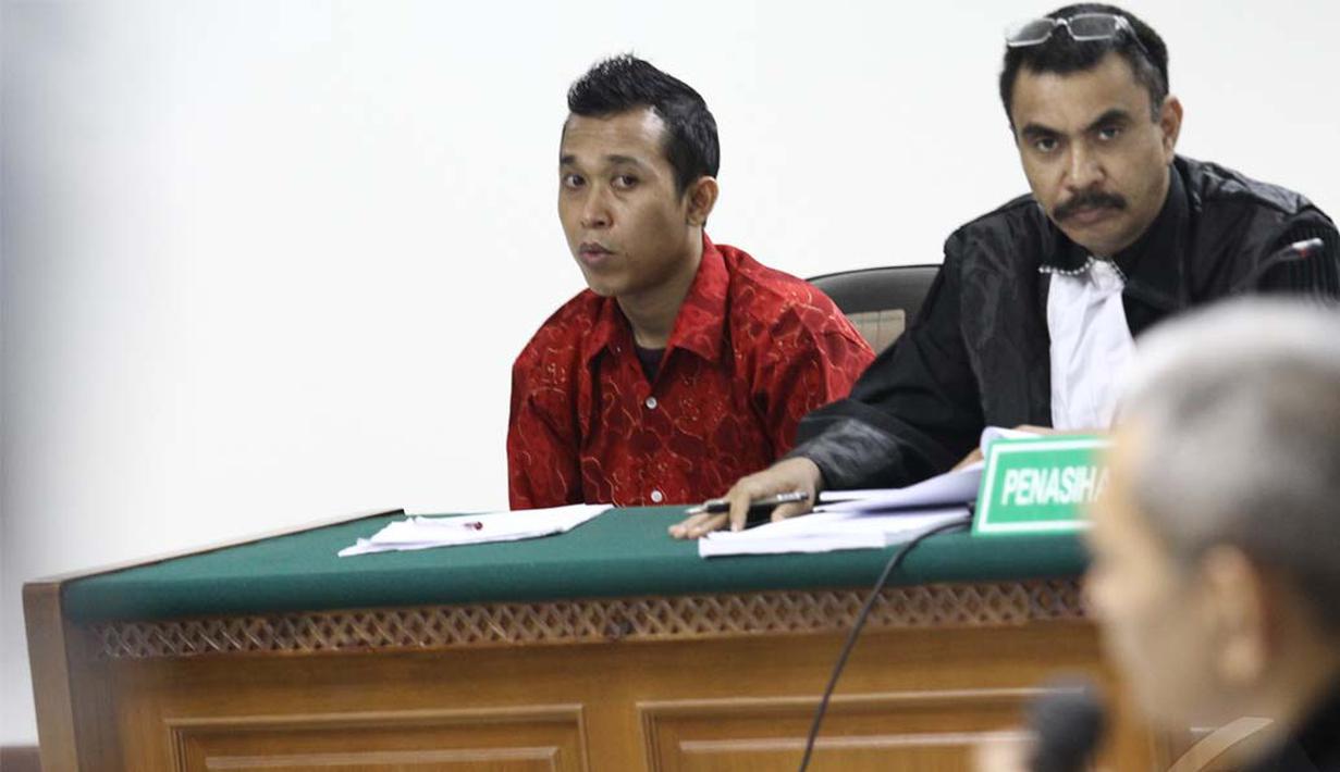 Hendra tak pernah menerima gaji sebagai direktur. Menurut Hendra, ia dipaksa menjadi direktur oleh Riefan (Liputan6.com/Faizal Fanani). 