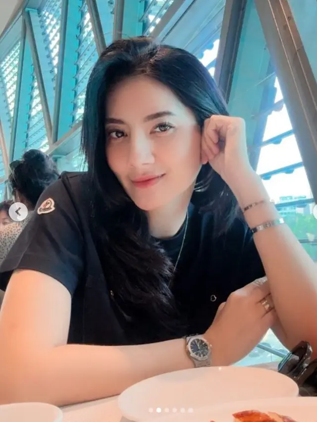 Kenny Mayang Sari