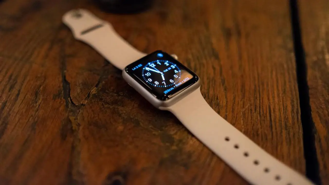 Tangan Terbakar Apple Watch, Pria Ini Ngadu di Medsos