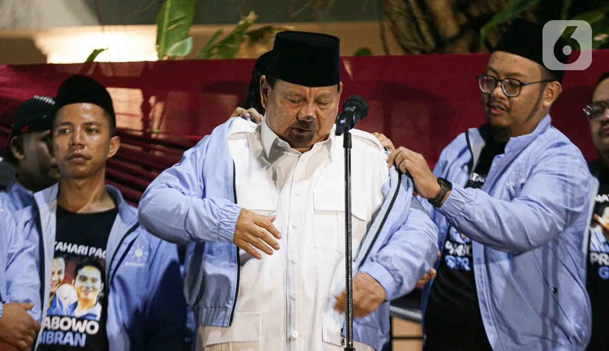 Relawan Matahari Pagi mendeklarasikan dukungan terhadap pasangan calon presiden dan wakil presiden Prabowo Subianto dan Gibran Rakabuming Raka pada kontestasi Pilpres 2024. (Liputan6.com/Faizal Fanani)