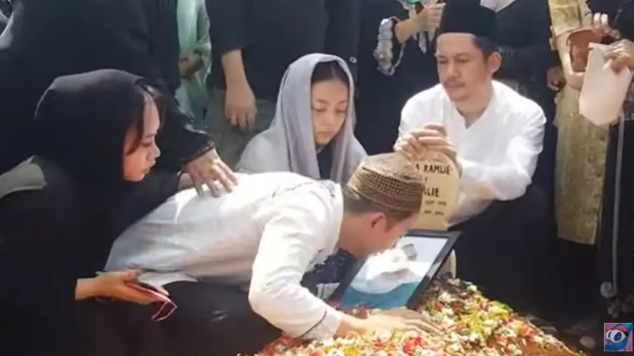 Kiki Farrel (Foto: YouTube)